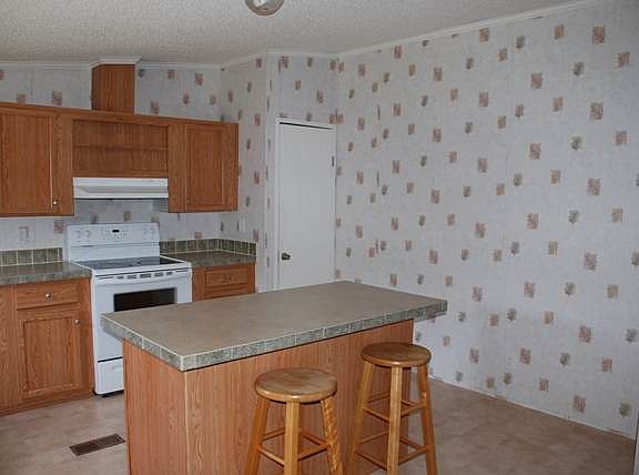 3rd image of 325 Freedom Dr