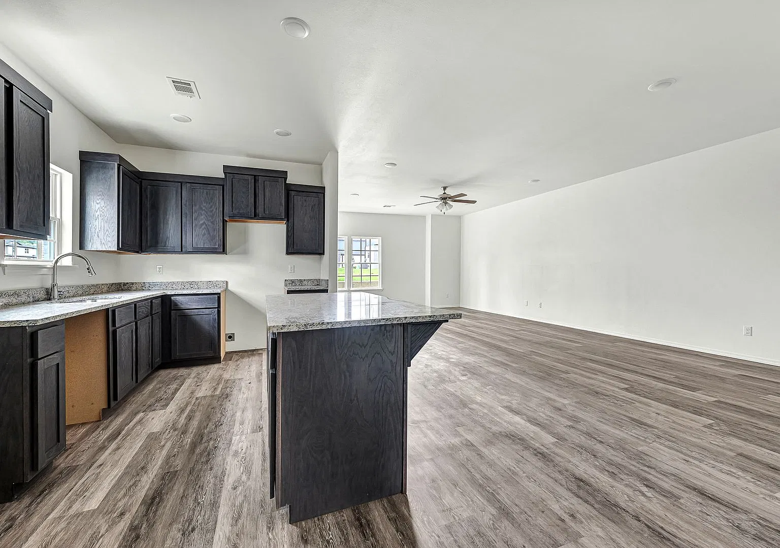 1070 S Benchmark Lane - Joel — Photo 3