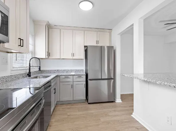 6591 Stoney Point S, Norfolk, VA 23502