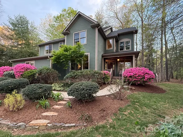 25 Madelyn Ln, Fairview, NC 28730