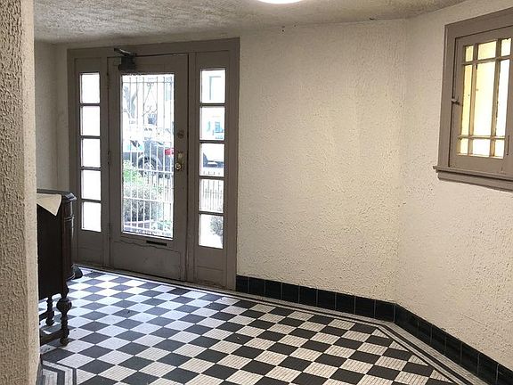 4th image of 7525 N Claremont Ave