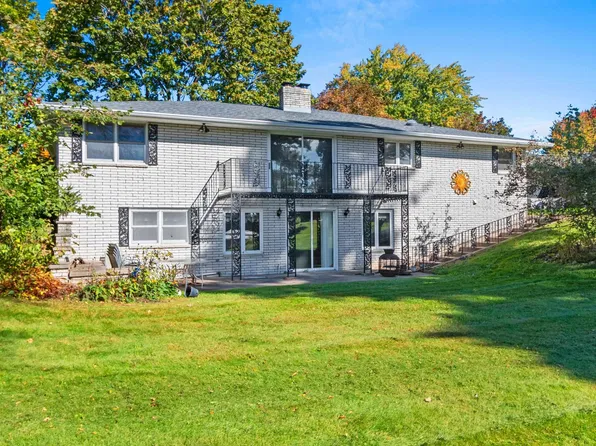 560 River Hts, Shawano, WI 54166