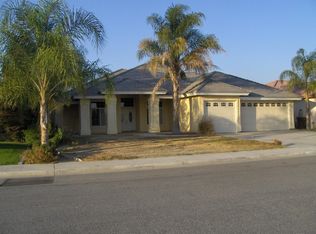 136 Redwood Dr, Shafter, CA 93263