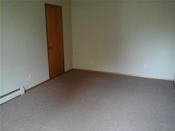 3rd image of 810 Bishop Ave