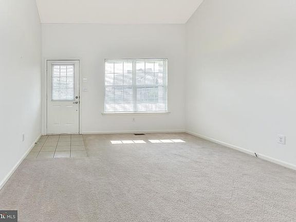 5th image of 255 Avonbridge Dr