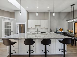 5501 Sanibel Dr, Minnetonka, MN 55343