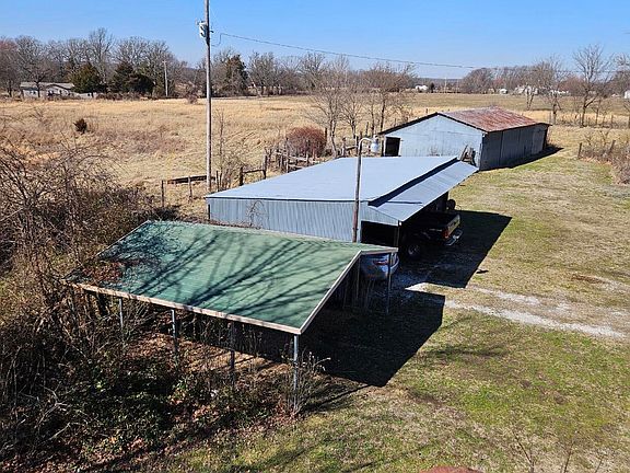 5th image of 8116 Westview Rd