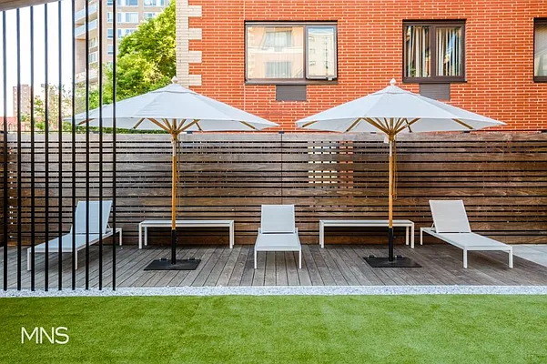 Sold by MNS | media 7