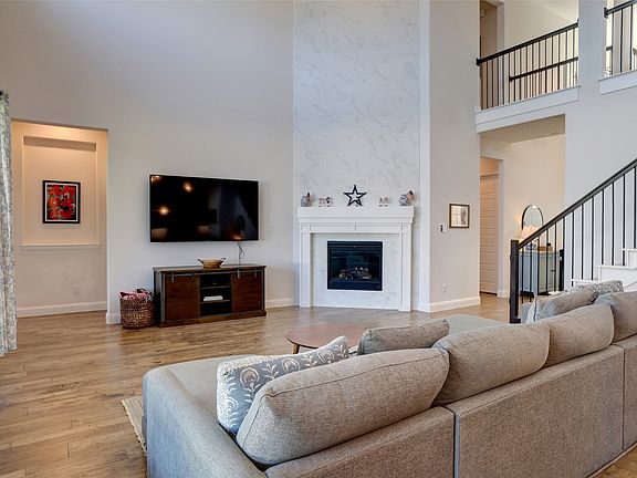 3rd image of 1802 Southpointe Xing