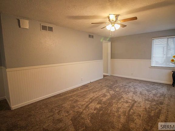 3rd image of 1365 Juniper Dr