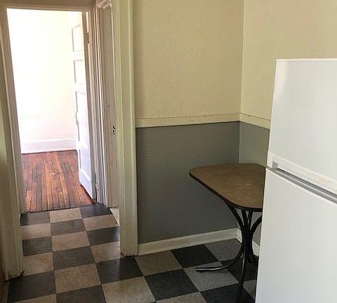 3rd image of 244 Grant St APT 1