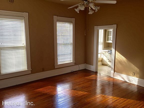 4th image of 351 N Washington Ave