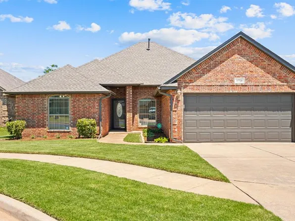17720 Sky Ct, Edmond, OK 73012