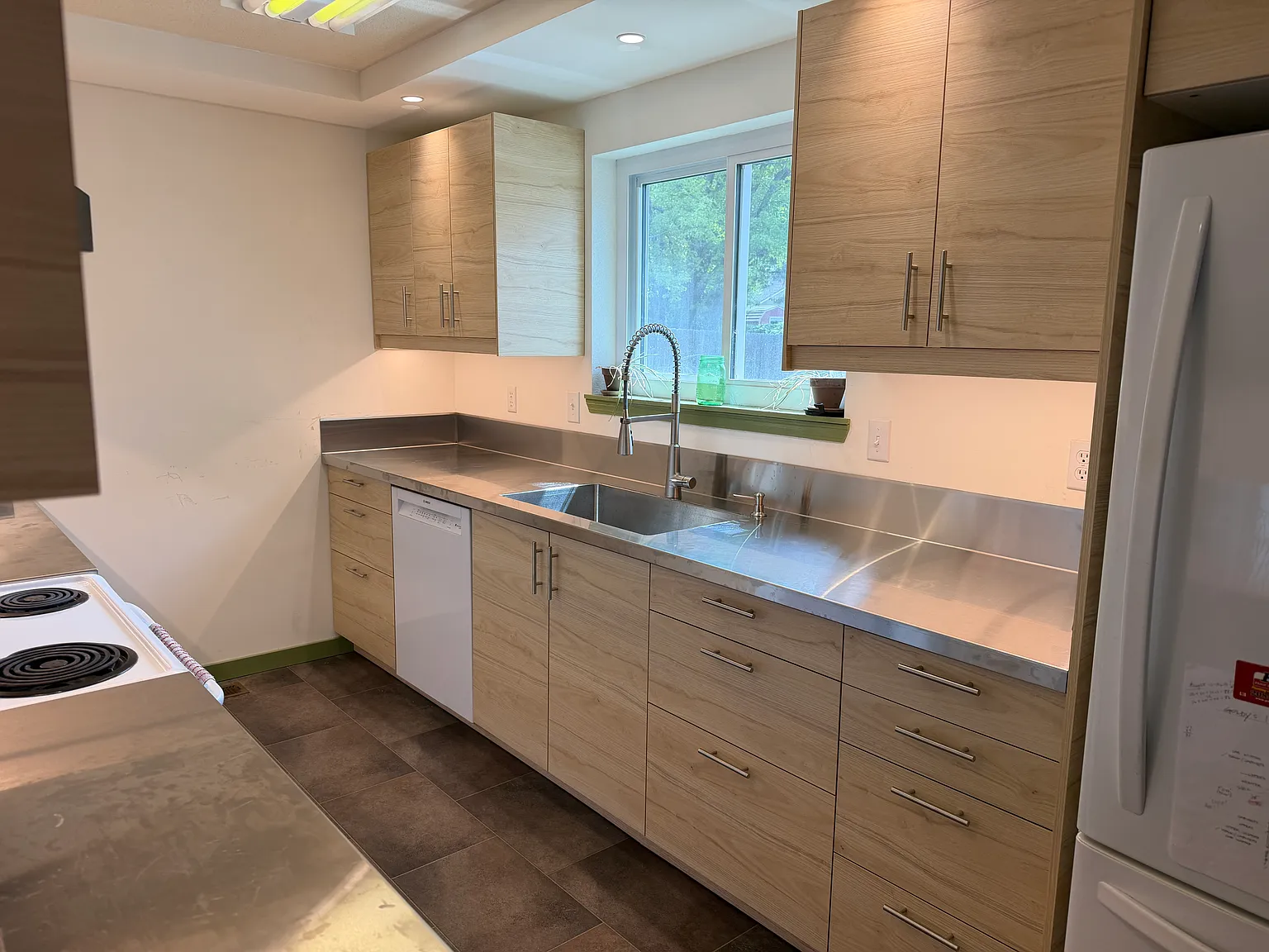 3 bed, 1584 sqft, $2,300 — Photo 3