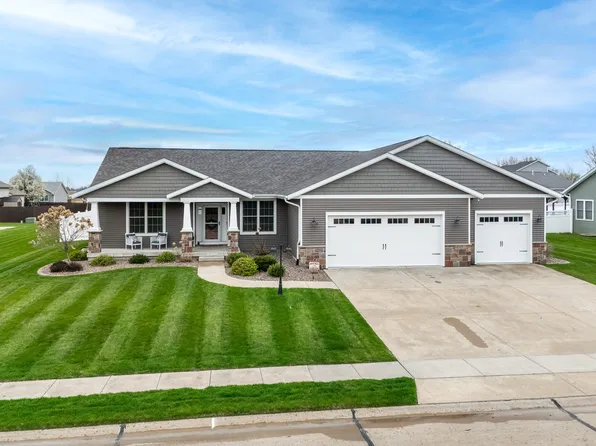 339 Hillside Dr, Park View, IA 52748