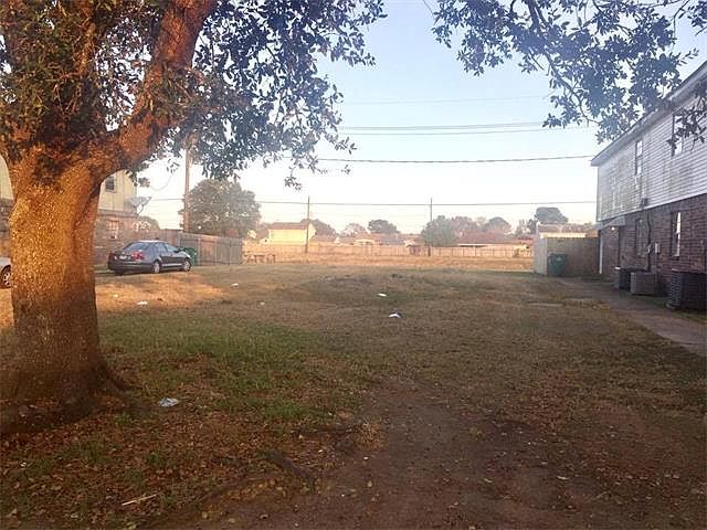 1st image of 941 E Monterey Ct
