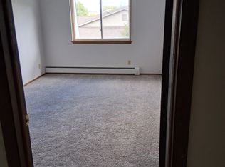 535 E Wisconsin Ave, Pewaukee, WI 53072