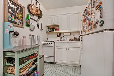 Rented by Larry Tauber, LREB