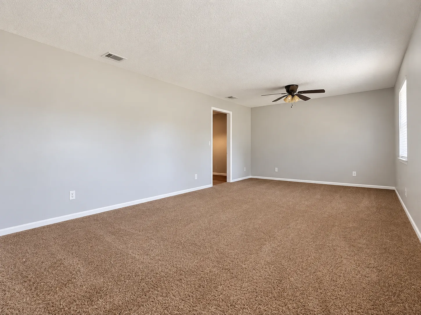 3 bed, 1411 sqft, $1,695 — Photo 4