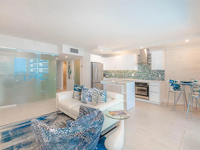 2301 Collins Ave #941 — Photo 20