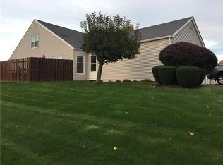 221 S Estate Dr, Webster, NY 14580
