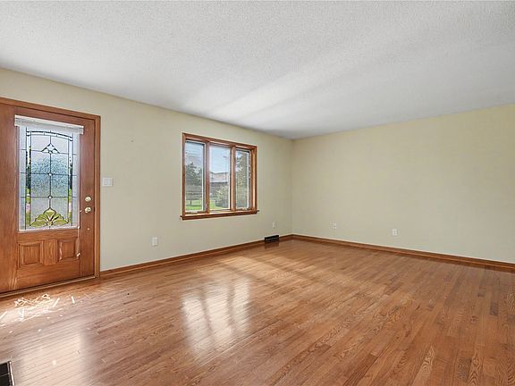 3rd image of 5304 Smithland Dr