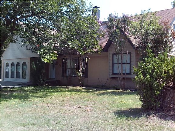 2nd image of 3900 Glenwood Dr