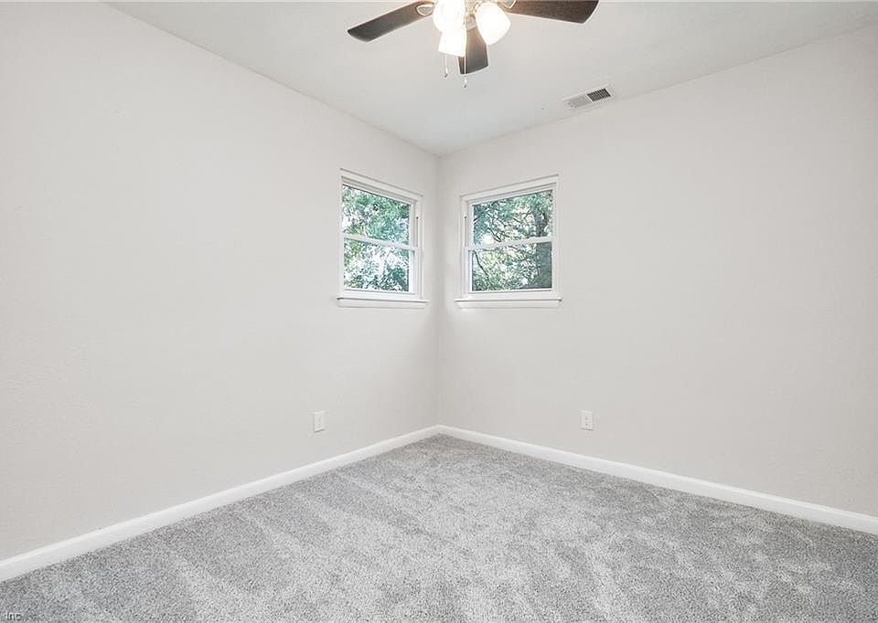 2nd image of 7014 Linda Ct