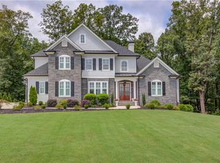 5392 Retreat Dr, Flowery Branch, GA 30542