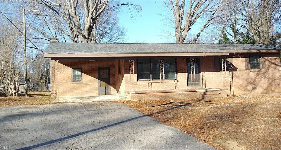 1st image of 217 Bedford Dr