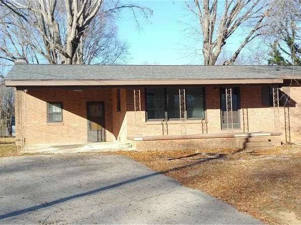 217 Bedford Dr, Eden, NC 27288
