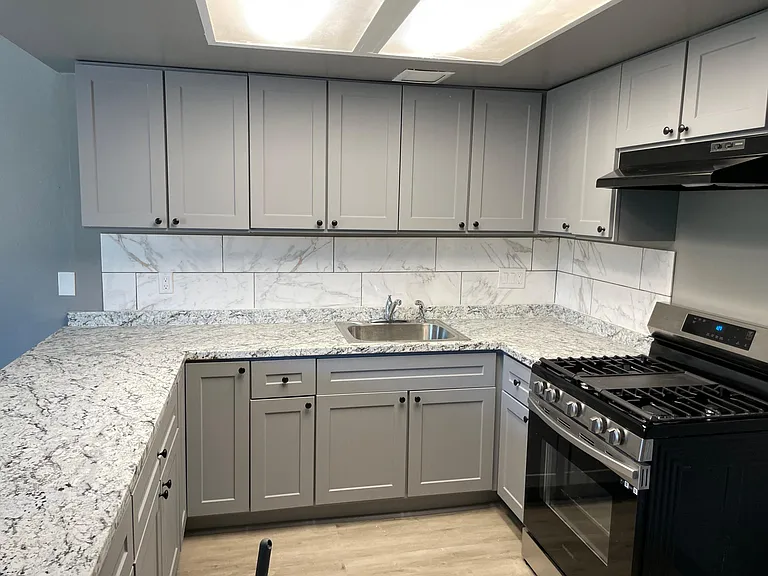 1011 W 7th St #3 — Photo 17