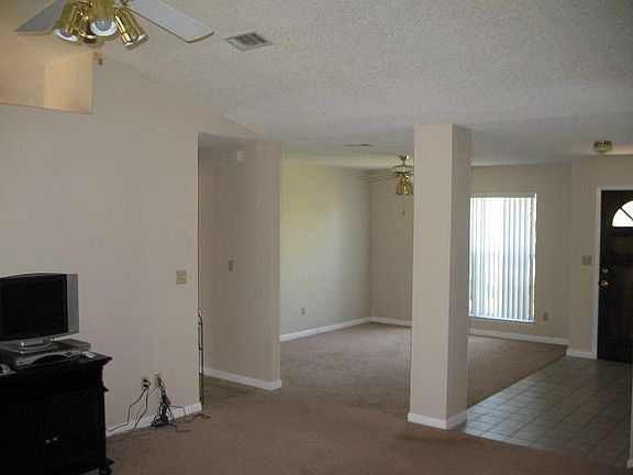 5th image of 122 Long Pointe Dr