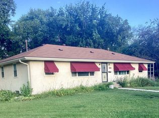 2320 Douglas Dr N, Golden Valley, MN 55422