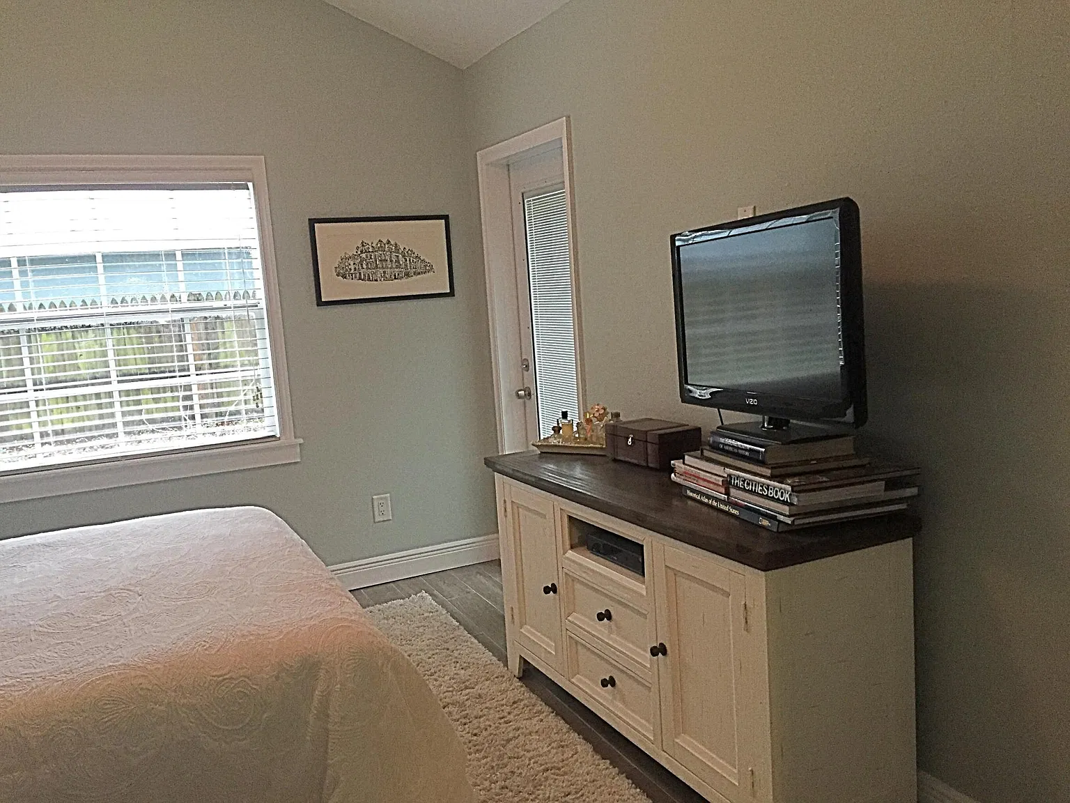 1 bed, 800 sqft, $2,600 — Photo 3