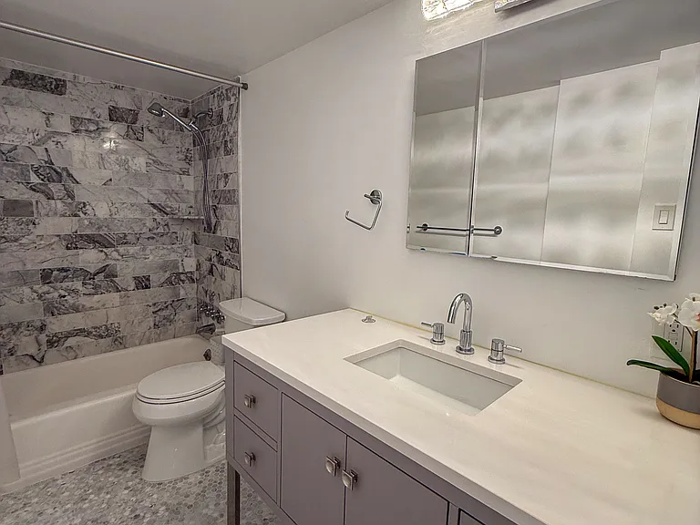 4201 Cathedral Ave NW #321E — Photo 15