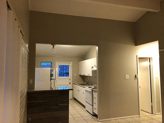 3rd image of 2800 Harrison Ave APT 1