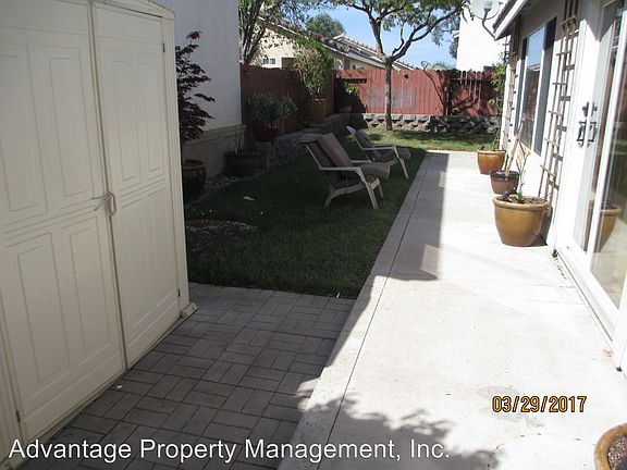 5th image of 703 Mayten St