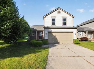 10304 Edgewater Trl, Holly, MI 48442