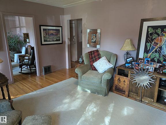 4th image of 6551 112a St NW