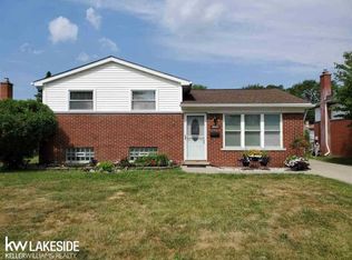 30023 Calahan Rd, Roseville, MI 48066