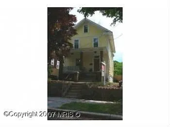 1433 Irving St NE photo 1