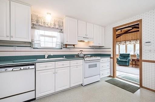 1st image of 28 Teller St