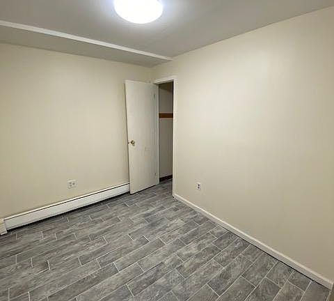 4th image of 689 E 219th St Floor 1