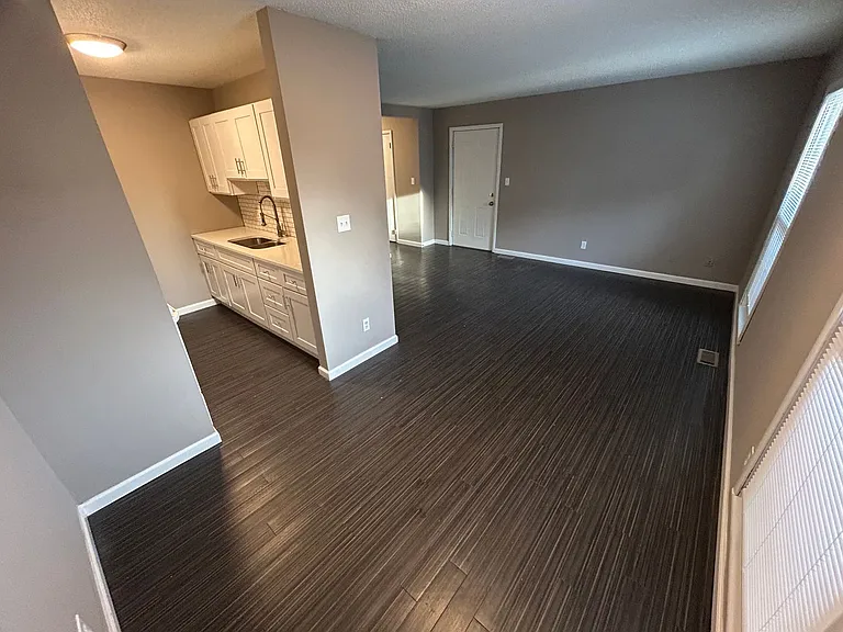 620-630 E Main St — Photo 39