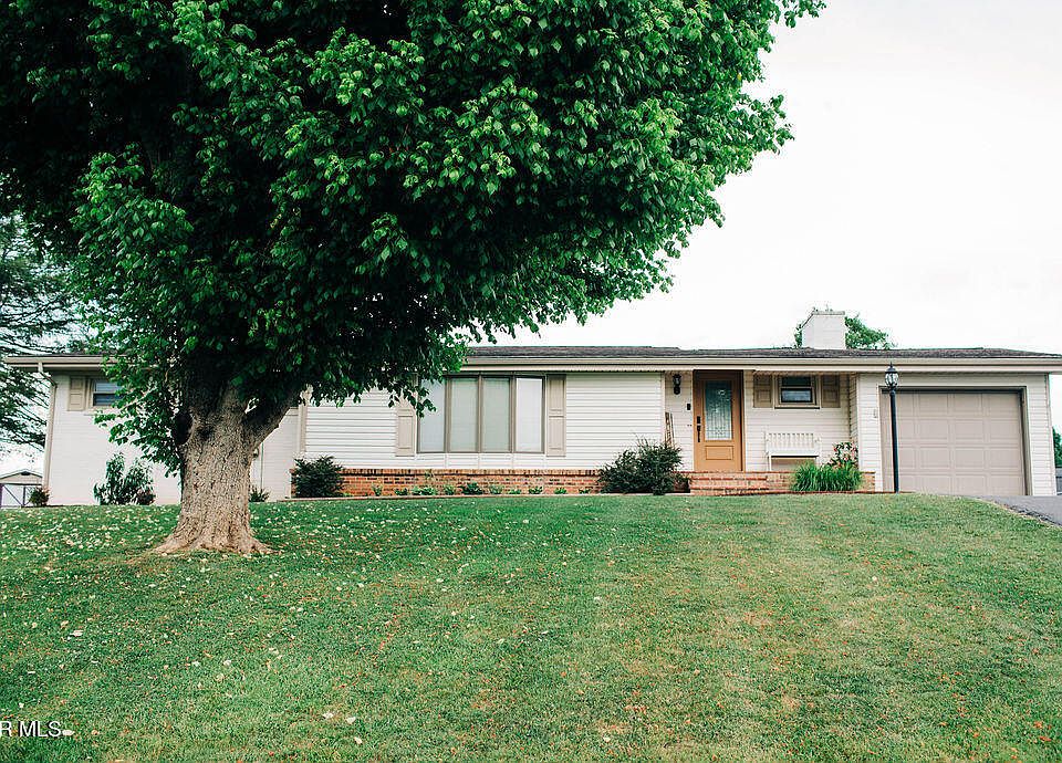 1st image of 213 Cherry Ln