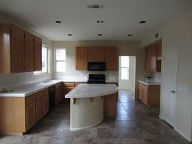 2nd image of 4 Corte Rivera