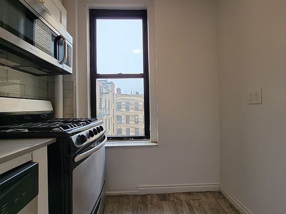 3rd image of 25-23 31st Ave Unit D55