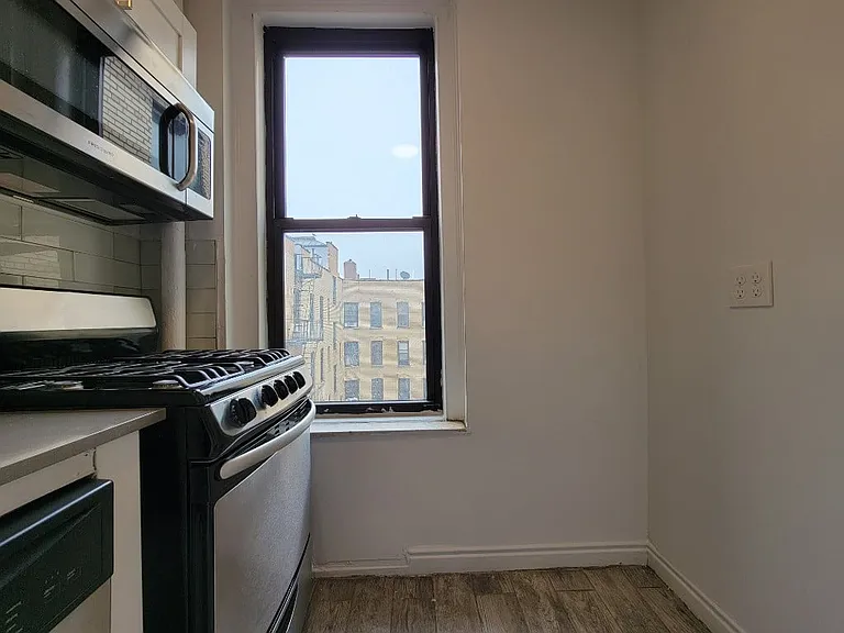 25-23 31st Ave #D55 — Photo 3