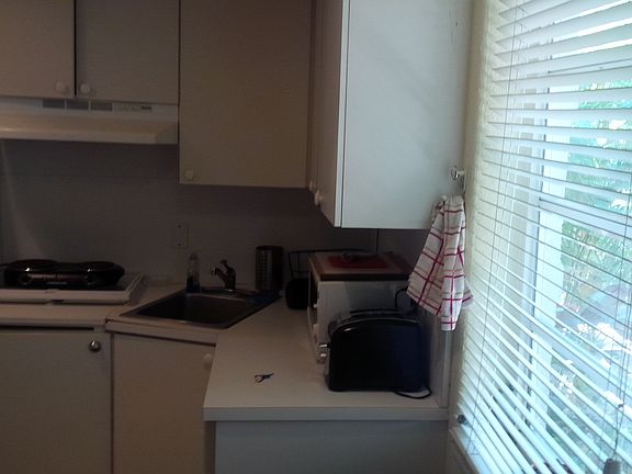 4th image of 901 Euclid Ave APT 5